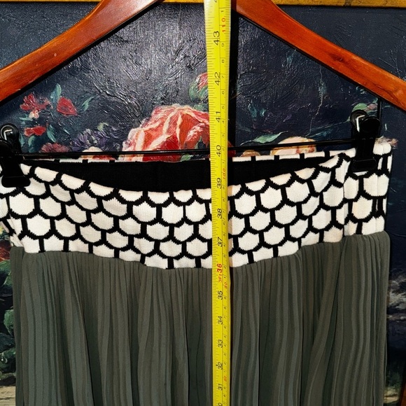 Dear Creatures Anthropologie Green Pleated Midi Skirt with Knit Waistband Size L - Picture 5 of 9